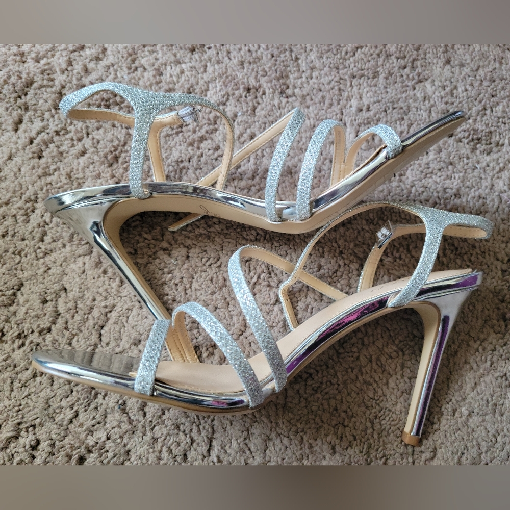 Badgley Mischka heels size 8 US